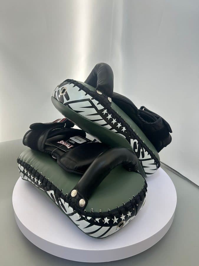 Olive – Black · Thai pads